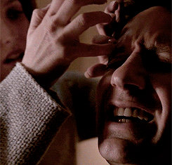 scullyxmulder:  Now I see why you gave up a career in medicine to join the FBI, Scully.