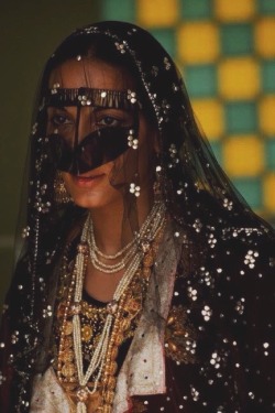 old-is-gold-:Photos in the UAE in | 1970 the famous photographer Eve Arnold صور في الإمارات ١٩٧٠ | للمصورة الشهيرة إيف أرنولد