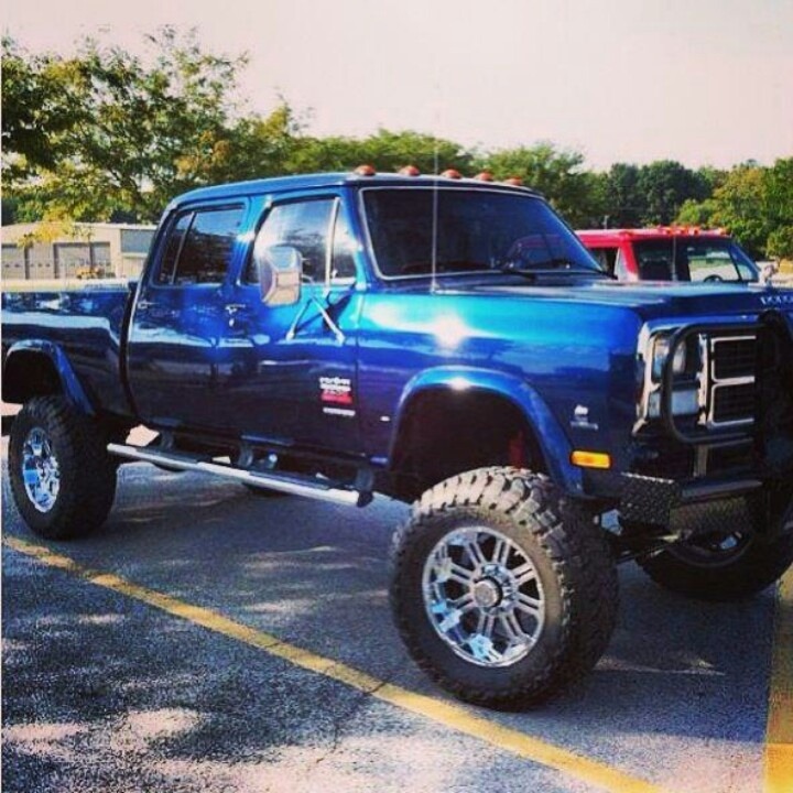 cummins-trucks:  Removed the caption cause this truck is too fucking beautiful 