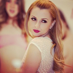 lexibelle100:  My “I hate you” face #justkidding