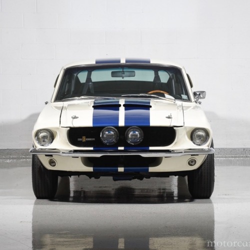 utwo: 1967 Ford Mustang Shelby GT500 © motorcarclassics
