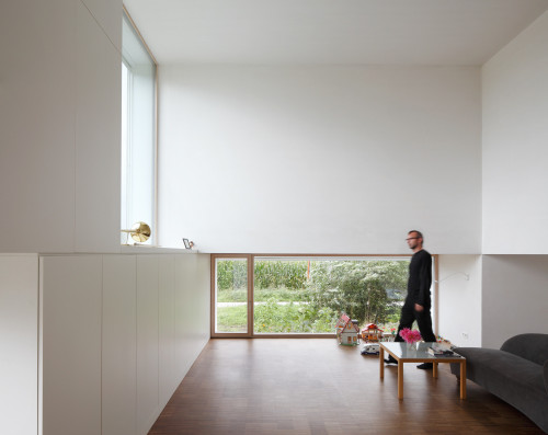 jpn-arch:  Zero Energy House Lokeren // BLAF Architecten {ph cr. Stijn Bollard}