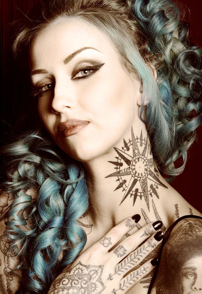 tits-tats-n-tutus:   Shelly d’Inferno   Behind My Tattoos: Compass rose neck tattoo