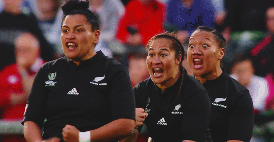 barfy: starwarsolo: New Zealand’s Black Ferns perform their pre-game haka during