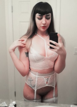 peachesbruises:  ⛅️Manyvids | Instagram