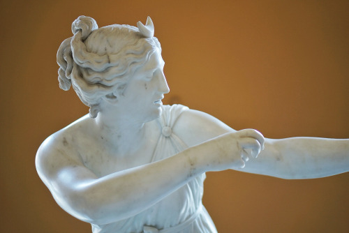 hildegardavon: Joseph Nollekens, 1737-1823 Diana the huntress, 1778, marble Victoria and Albert Muse