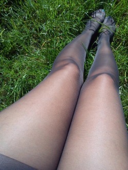 kqqk:  My paradise garden again, basking in the sun with my favourite tights &amp; pantyhose model. I love her 