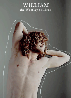 emmacarsttairhs:Red hair… and a hand-me-down robe. You must be a Weasley.