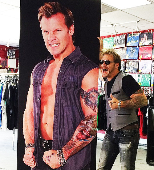 y2jbaybay:  Big Chris/Little Chris.... #ZiaRecordsLasVegas @fozzyrock ~ IAmJericho