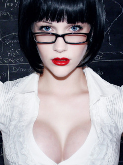 pegginglovers:  Check out Sexy looking geeks We think #7 can’t be missed! - ad http://bit.ly/13XLY5K  Tick