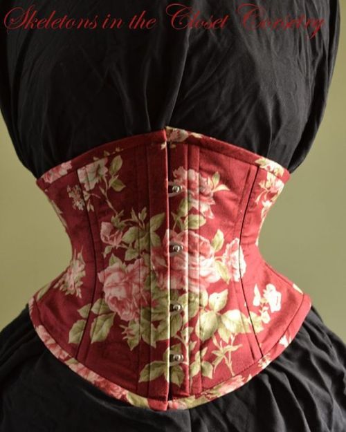 skeletonsintheclosetcostumes:  Waspie <3 did you see that we are having a 15% off sale in october? Go to www.skeletonsintheclosetclothing.com #corsetry #tightlacing #corsetmaking #gothic #victorian #edwardian #handmade #corset #authenticcorset 