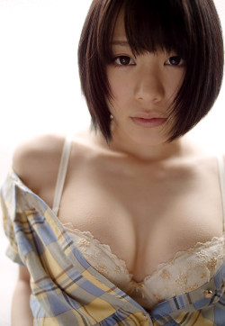 goamamilove:  Exclusive actress Suzumura Airi by http://watch-collectors.blogspot.com 