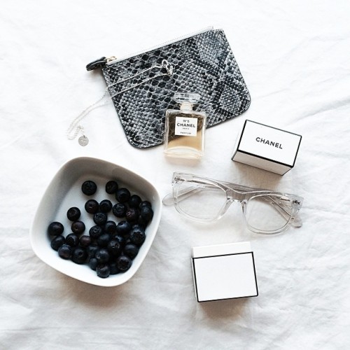 vagueism:  BLK × WHT