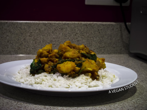 Saag AlooA really simple potato, chickpea, and spinach curry. The base is straightforward and you ca