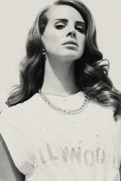 diamondsanddelrey:  Lana Del Rey and Marina