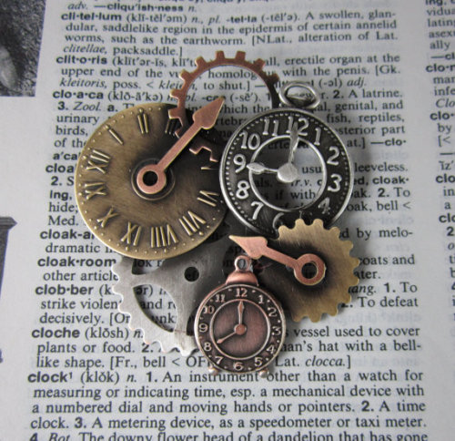 Steampunk Clock Broach // $22