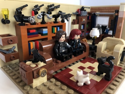 makingascene: The Safe House This is a mod of Lego Ideas set #21302. 