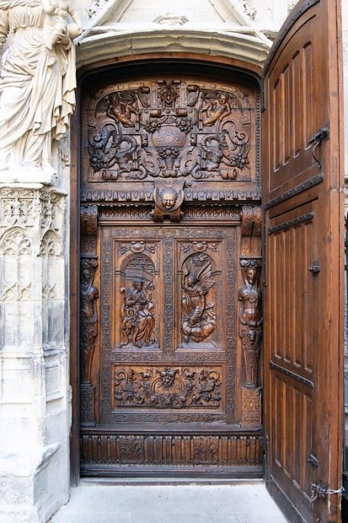 legendary-scholar:  wonderhome:  Avignon  enthusiastical.wordpress.com   The solid walnut doors of St Pierre, Avignon, open directly into the nave of the church.