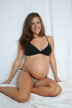 pregnantnude:  Pregnant NudesLove them Swollen