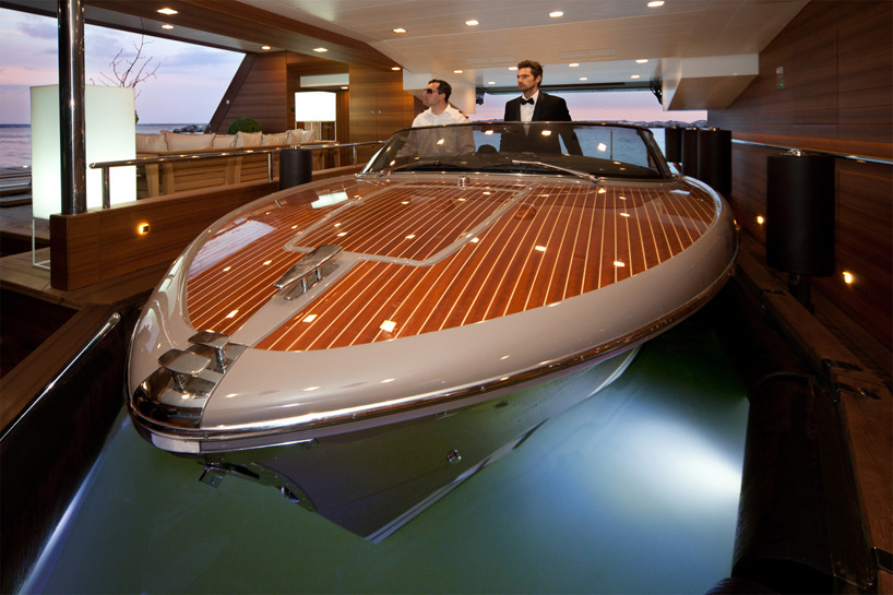 timgspears:  J’ade - CRN Mega YachtsThe J’ade features the world’s first flood-able