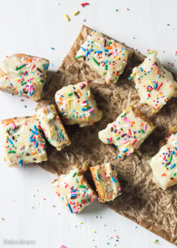 verticalfood:Funfetti White Chocolate Blondies