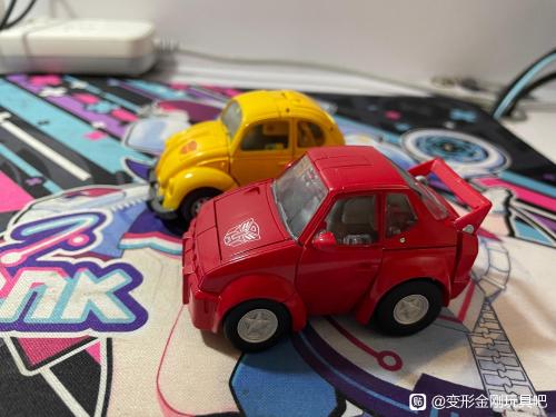 MP Cliffjumper prototype with MP-45 Bumblebee.