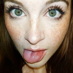 sexy-with-freckles:Danielle Boker http://tiny.cc/lfswiy