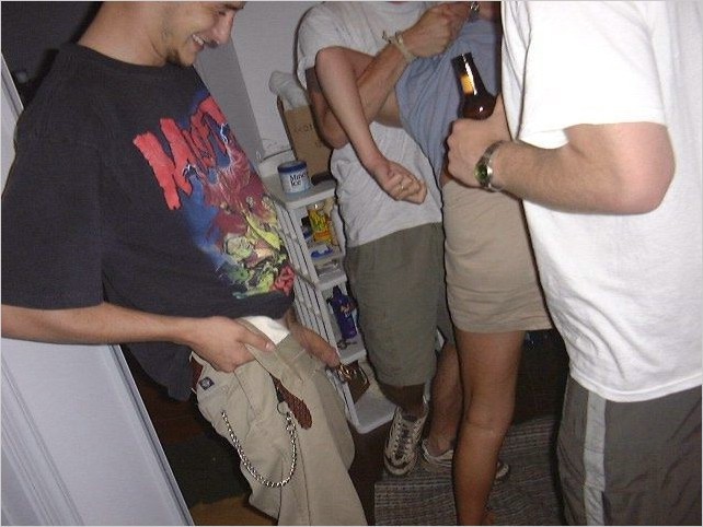 collegecocks:  It’s not a real frat party til somebodies dick makes an appearance!