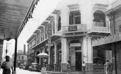 Calle Delgado en el centro de San Salvador en 1940.