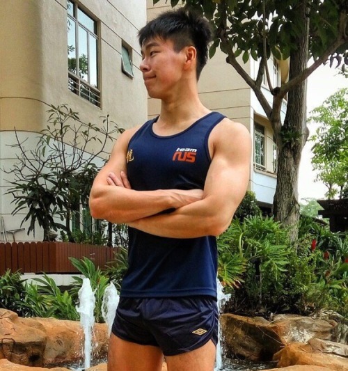 heymerlionboys:  Desmond Tan Wei @desmonkeyz adult photos