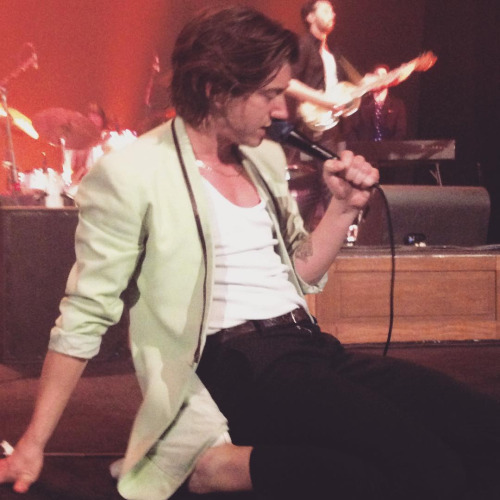 dreadfulsongs-aboutsummer:mel_in_a_box What a show. #TheLastShadowPuppets #frontrow