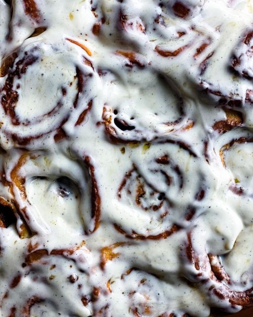 Buttery cinnamon rolls with a vanilla cream cheese frosting • • • #baker #baking #cake #bakery #cak