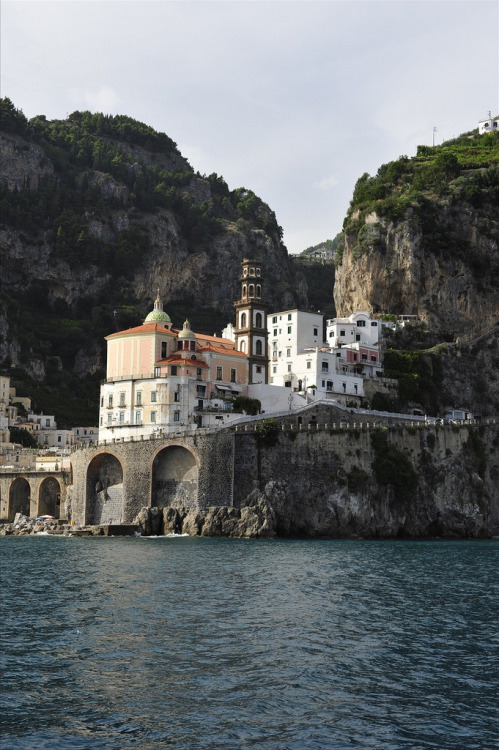 allthingseurope:  Atrani, Italy (by Leonardo Messaggi) 