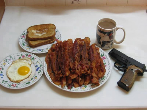 best-of-imgur:  As a European this is how I imagine Americans have breakfasthttp://best-of-imgur.tumblr.com  close, but we always have at least four eggs.