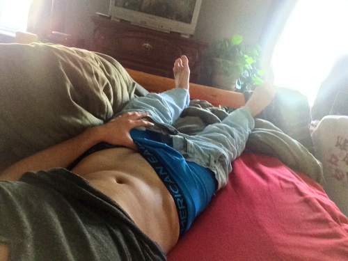 charliespornblog: Chillin in my bed.