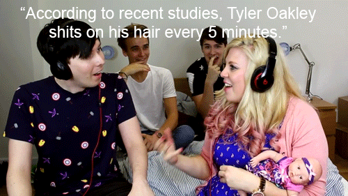 lilulovelee:  hailqueenoakley:  and the award for ‘least likely to win a game of youtuber whispers’ goes to the beautiful louise  Her lines are  