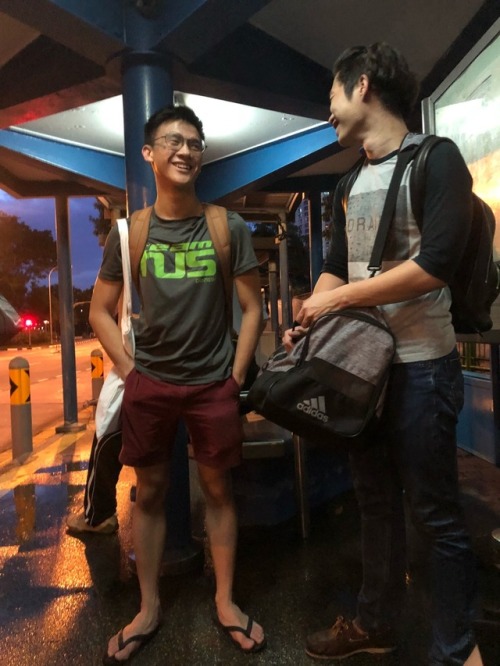 uniboysg:Happy uni boys going home together for the recess week.