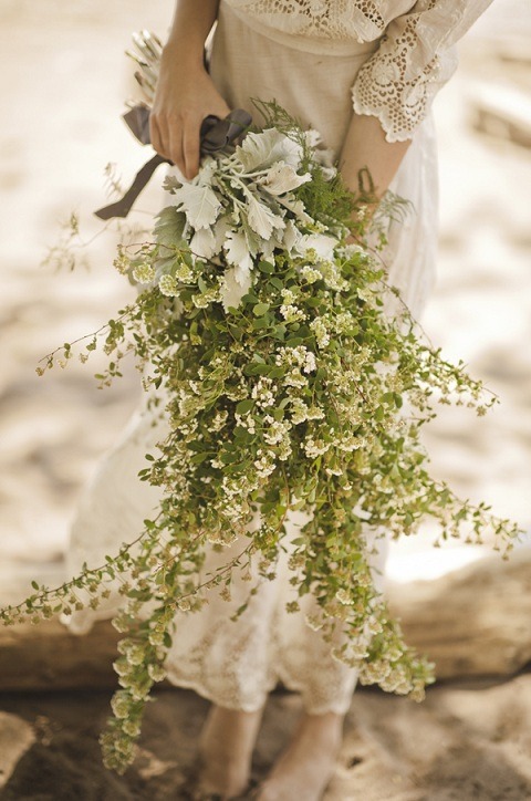 Does anyone else love carrying flowers? I love giving fresh flowers to people, as well. The smell of greenery…watching the receiver’s face light up and seeing them push their faces into the flowers to smell them. It’s all so lovely.