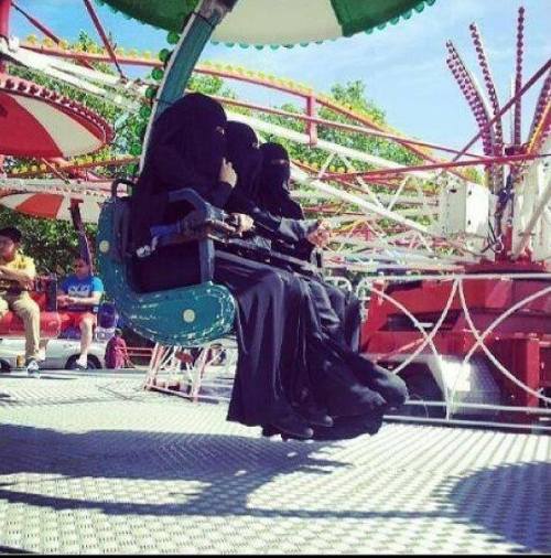 d-o-r-ia-n:  belleblogs:  moosefeels:  gharibafisabilillah:  “Oppressed” Muslim Women   This images are so important because when people (esp. people who identify vocally as feminists) say that the veil prevents women from doing things, that it is