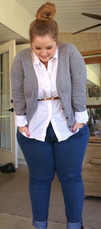 shortstackstyle:  slightly disheveled, but cute. aka me in a nutshell.  {cardigan— forever 21+, button down— victoria’s secret, belt— borrowed from a dress, jeans— forever 21+, watch— jewelmint} 