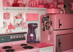 THIS…IS THE KITCHEN OF MY NIGHTMARES!!!