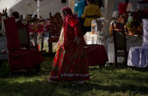 iophiels: “Romanian Romas Celebrate the Birth of the Virgin Mary “ Photo by Vadim Ghirda