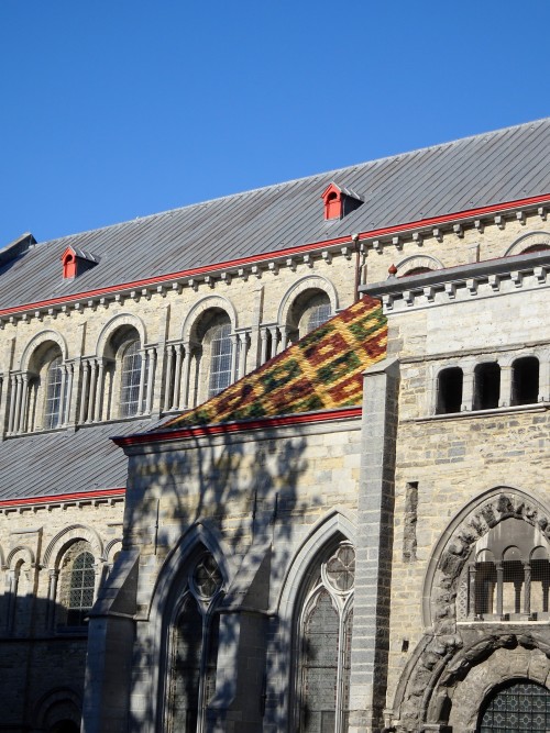 Tournai, la Cathédrale et la Grand-Place (où j’ai pris un cidre !)