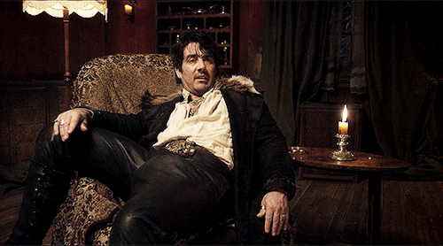billvrusso:What We Do in the Shadows (2014) dir. Taika Waititi & Jemaine Clement