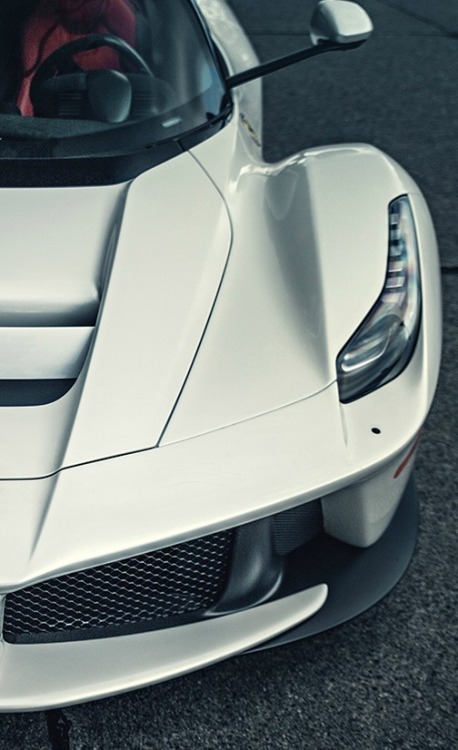 dreamer-garage:Ferrari LaFerrari (via)