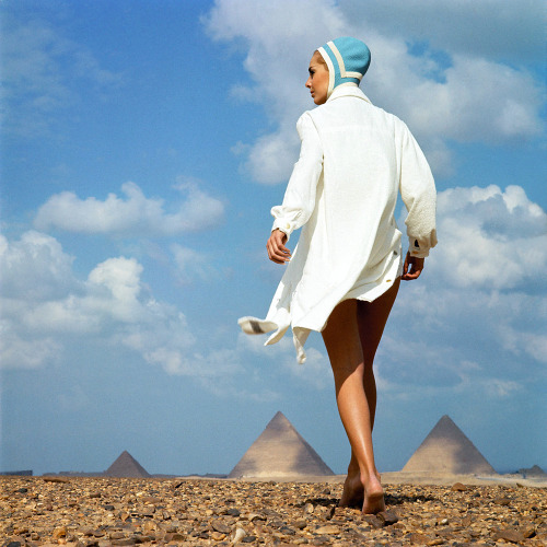 Karin Mossberg; photo by F. C. Gundlach; Giza Plateau, Egypt, 1966.