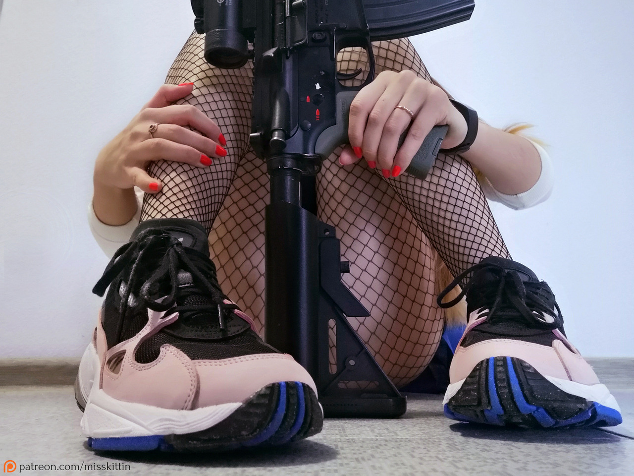 misskittin2:    Having guns means never having to say “ I’m sorry “ :)   ▹Join