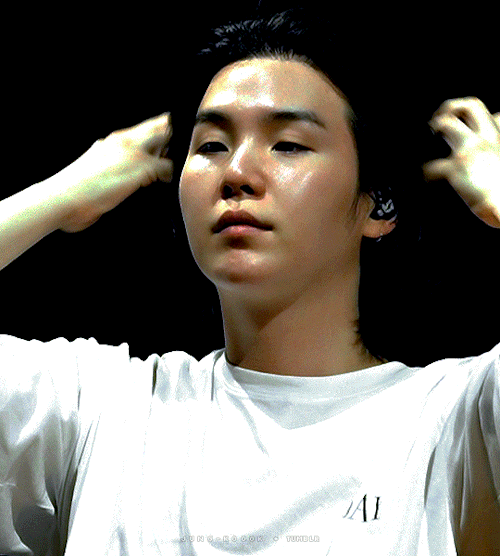 I Want Squeeze His Cheeks Too~