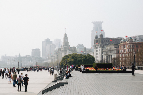 strolling around the bund - where old meets new