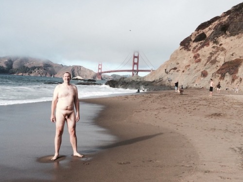 This guy is probably the tallest of my tall friends.  He is a 6′10″ nudist hottie.&